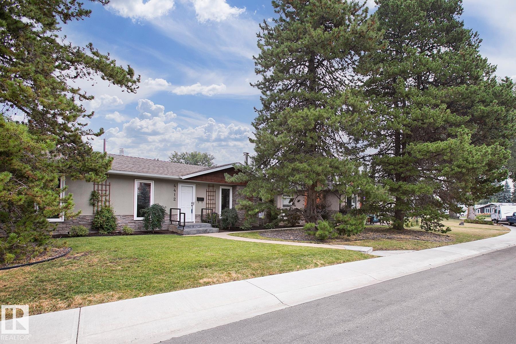 4412 107 AV NW