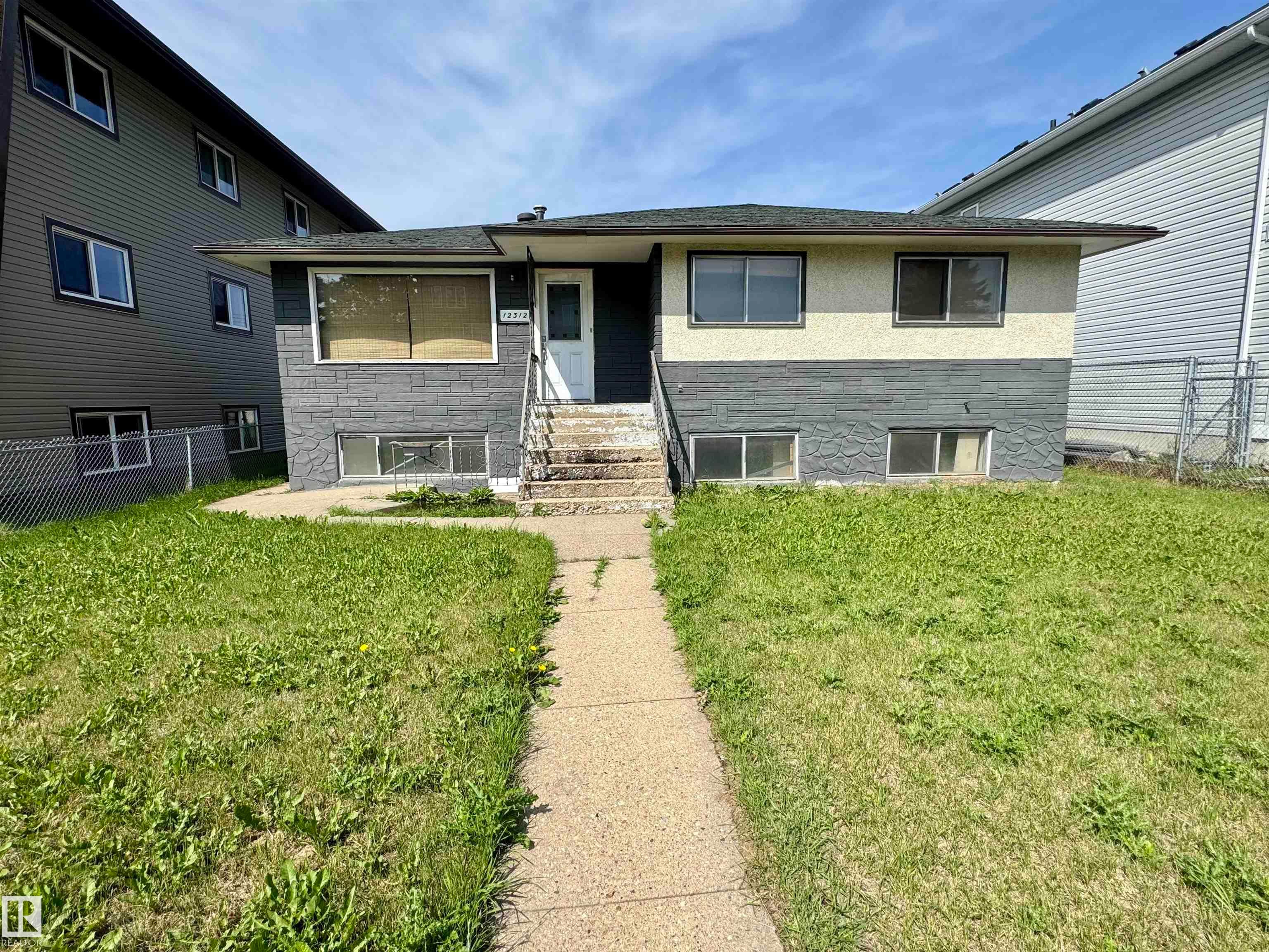 12312 82 ST NW