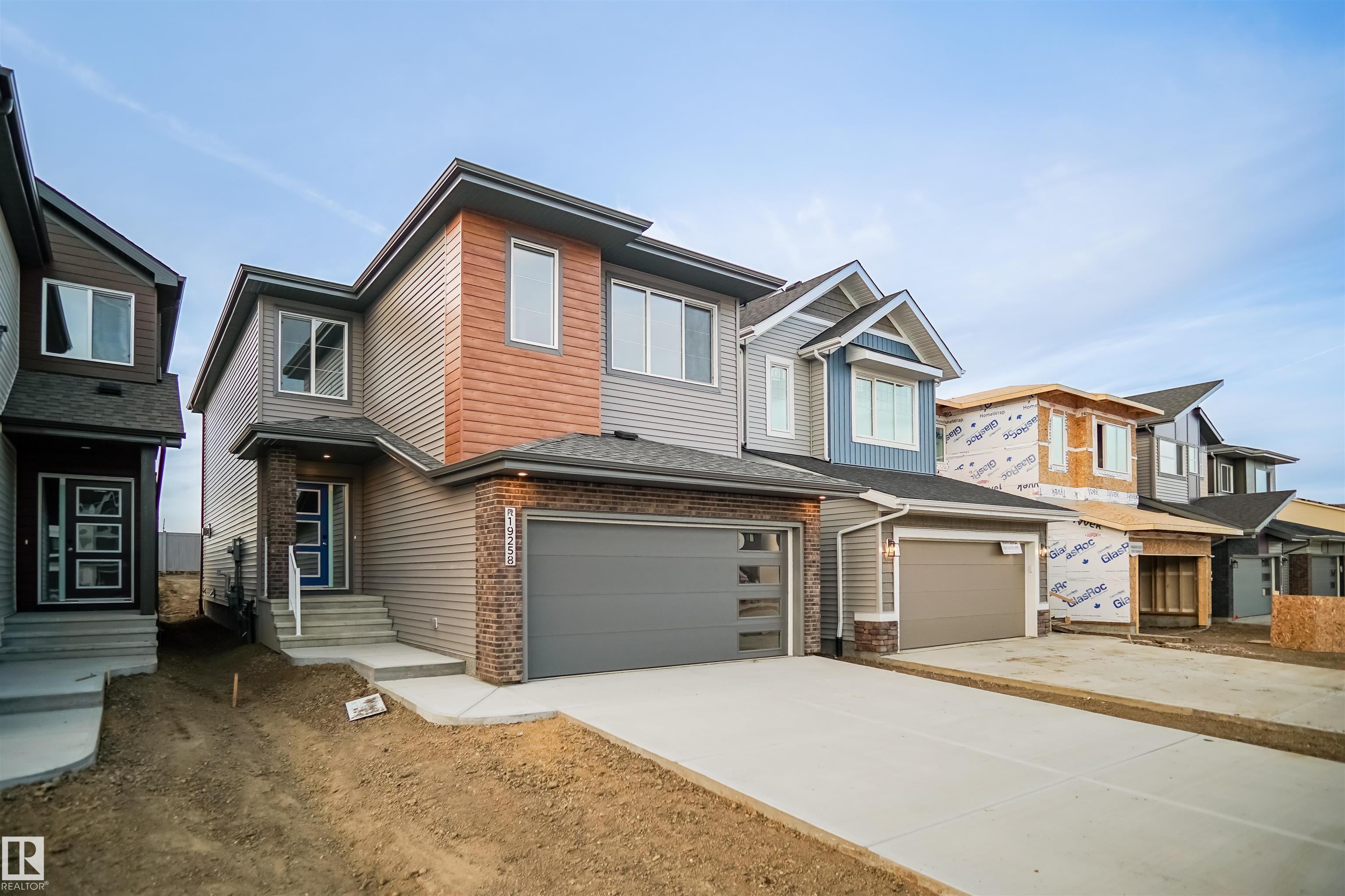 1535 11 AV NW