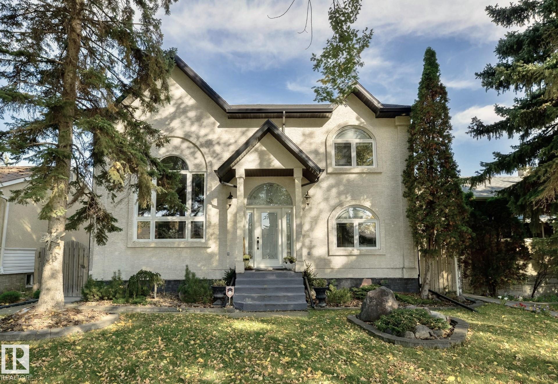 9720 65 AV NW