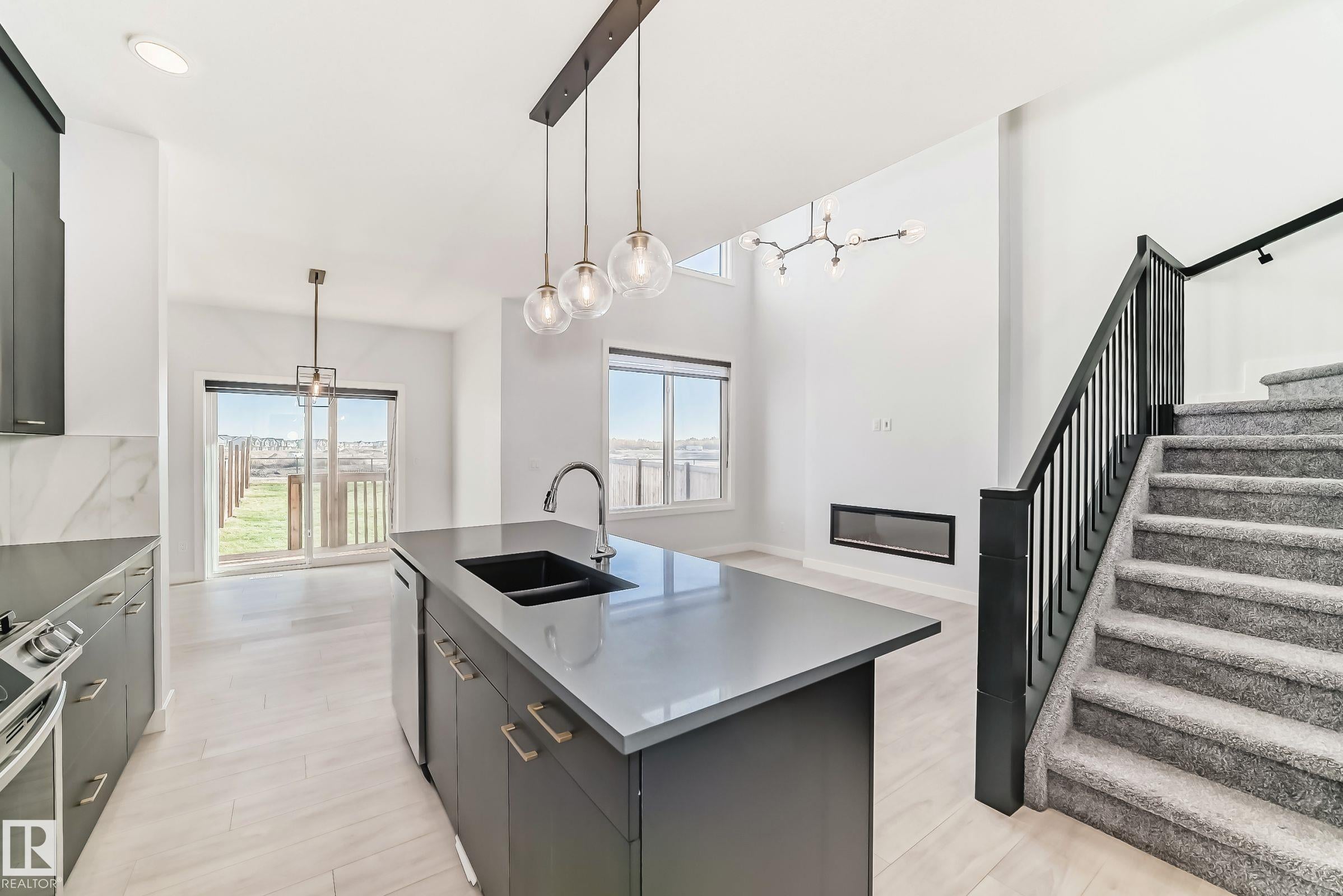 9411 PEAR CR SW