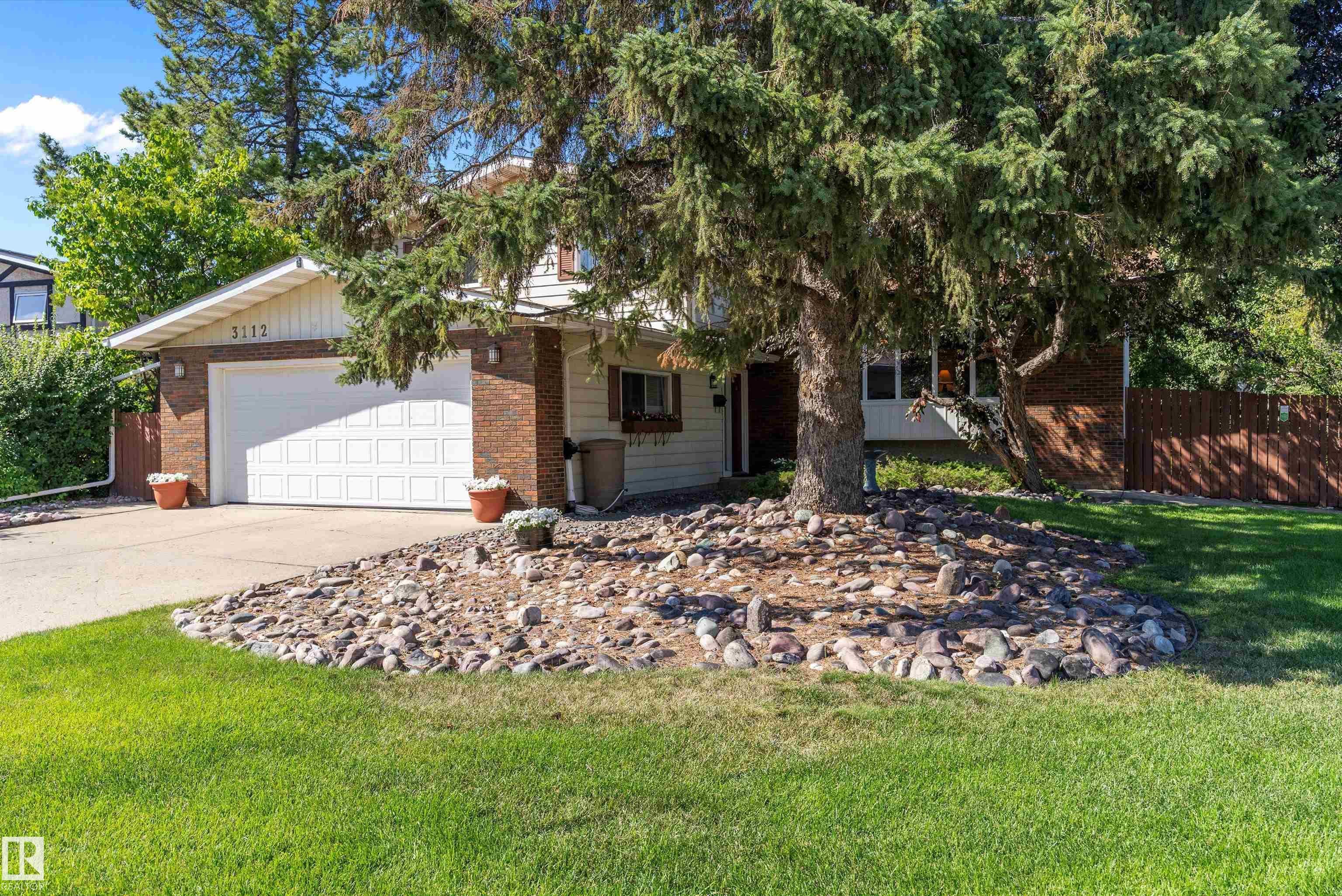 3112 109 ST NW