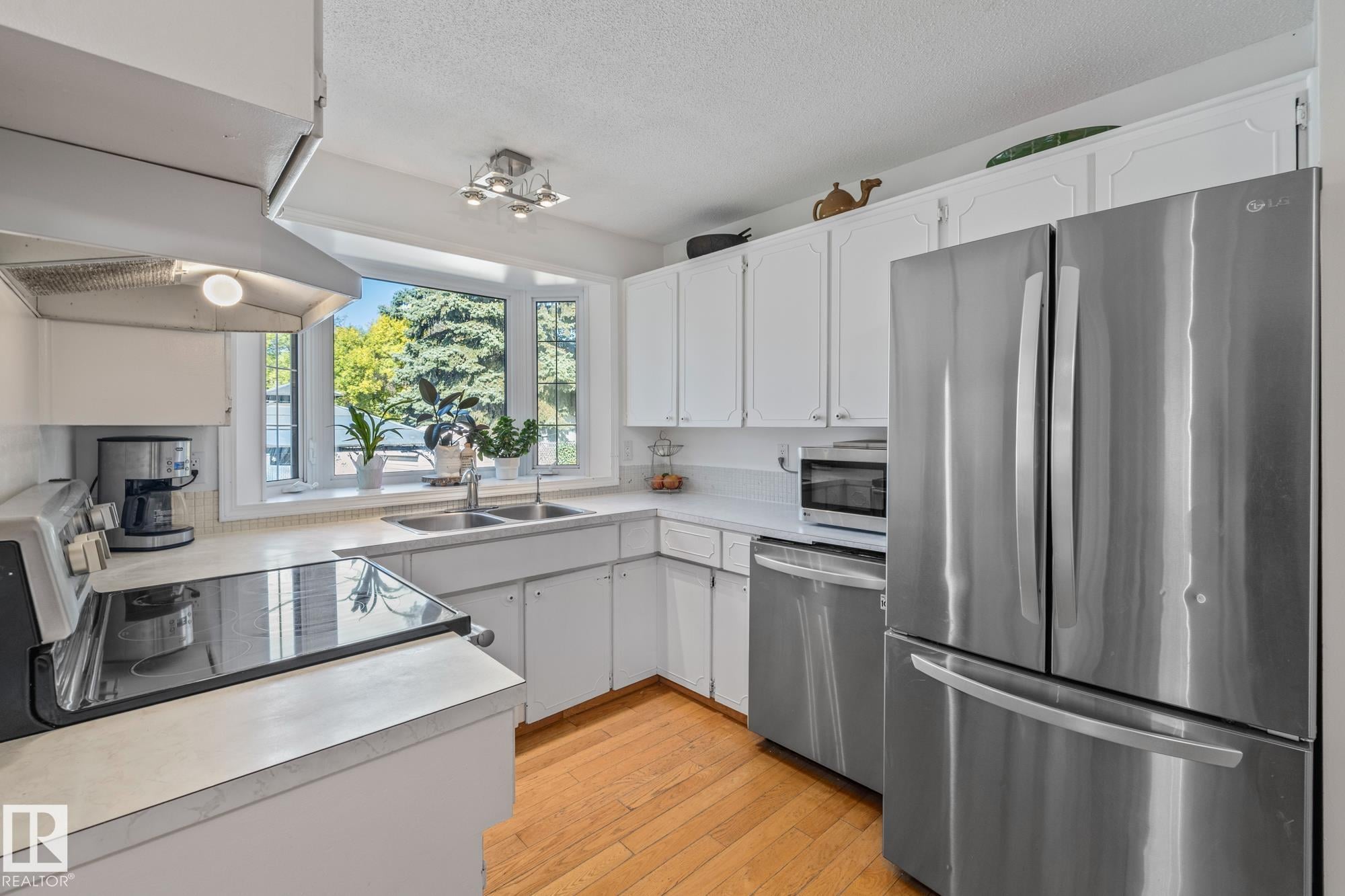 18 BURNHAM AVENUE