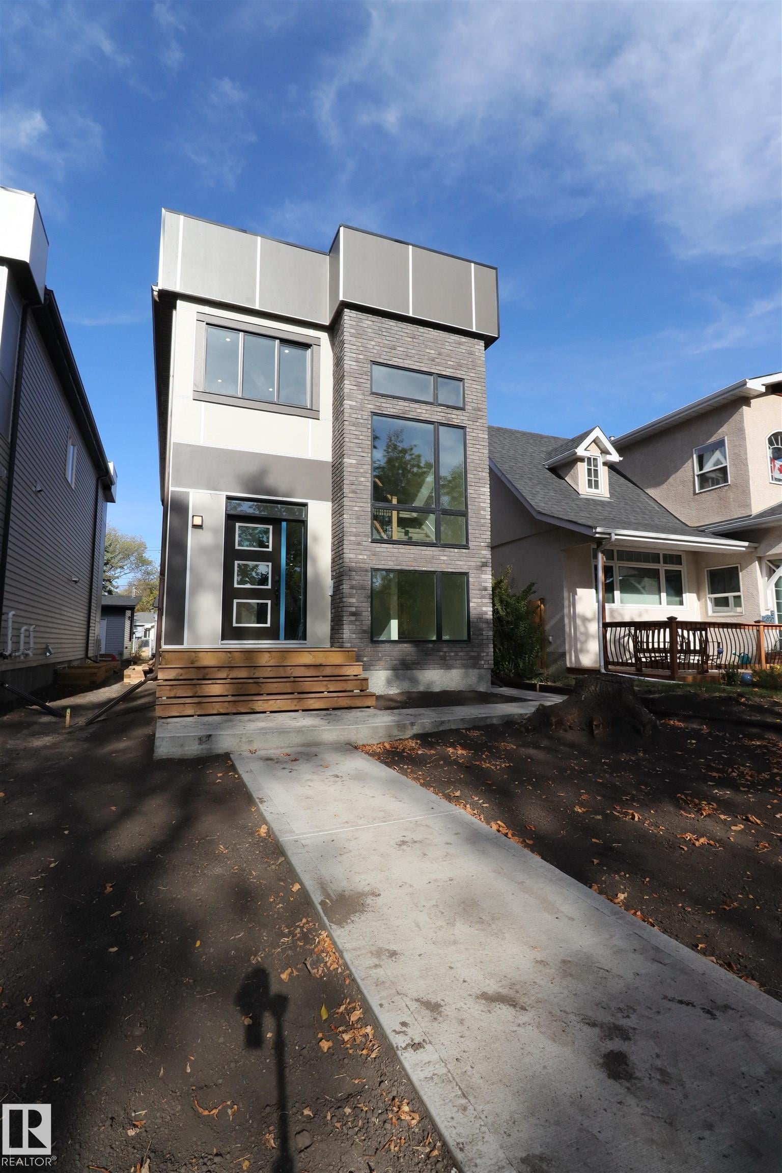 7936 91 AV NW