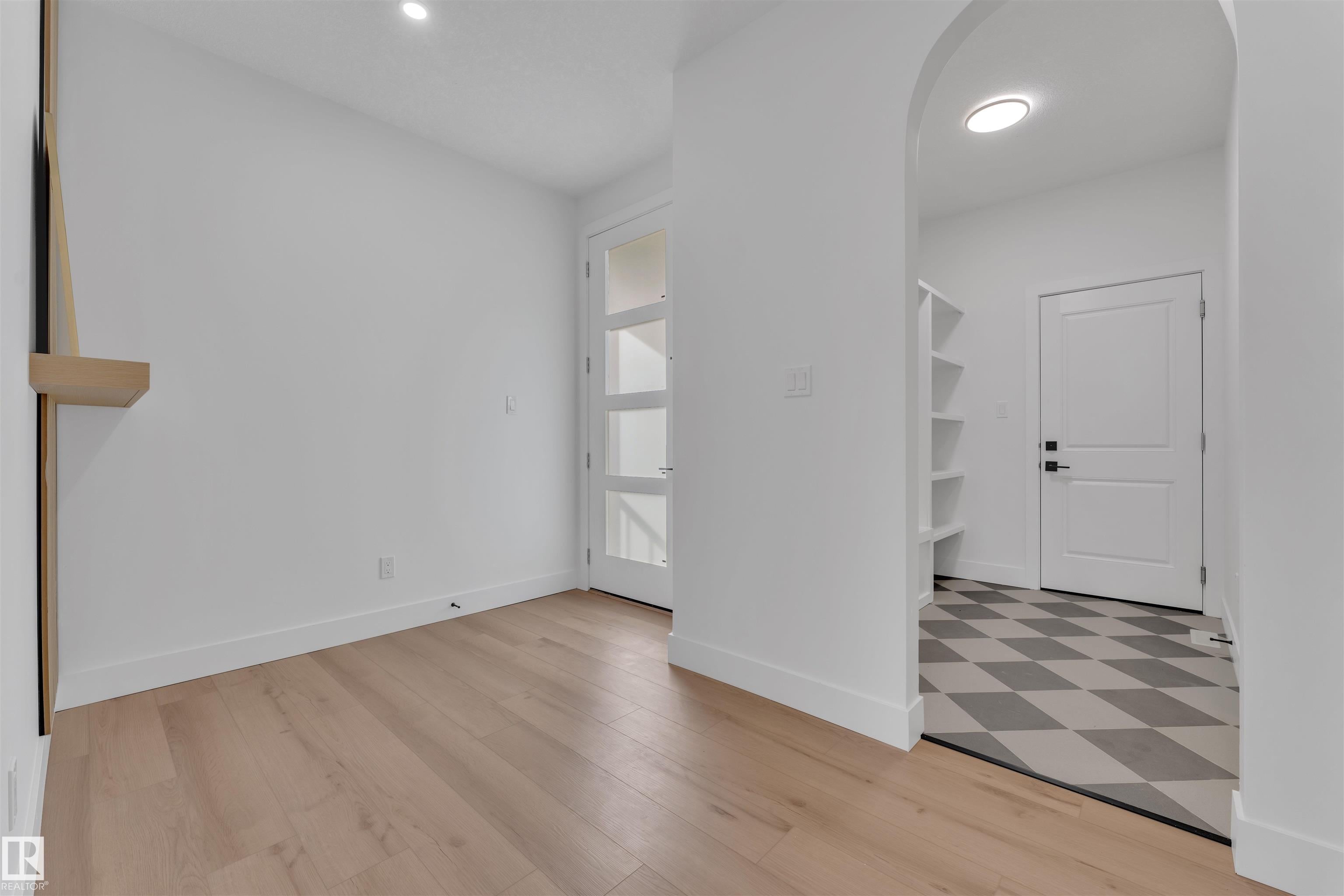 2408 1 AVE SW SW